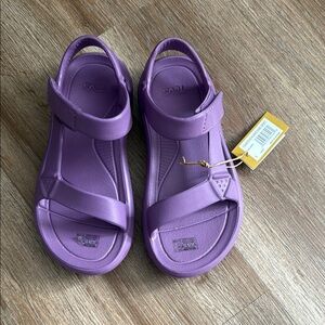 Teva Hurricane Drift Sandals NWT
